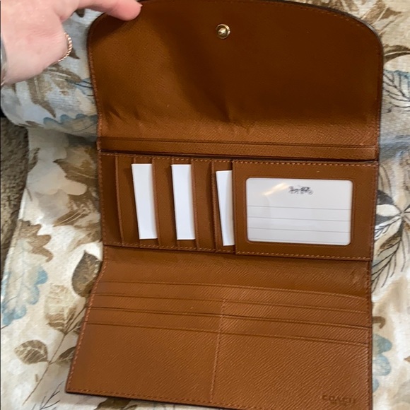 Authentic Coach Camel color wallet - Picture 3 of 6